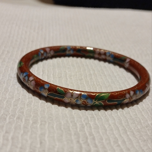 Hand enameled oriental design bangle bracelet - Picture 3 of 16